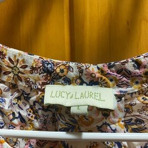 Lucy & Laurel sleeveless top (size L)